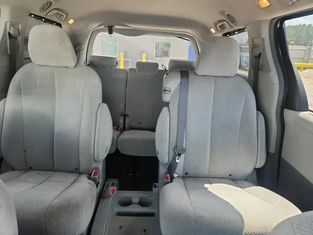 2011 TOYOTA SIENNA LE  