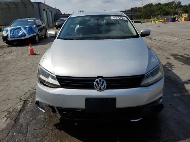 2011 VOLKSWAGEN JETTA SE  