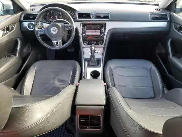 2013 VOLKSWAGEN PASSAT SE  