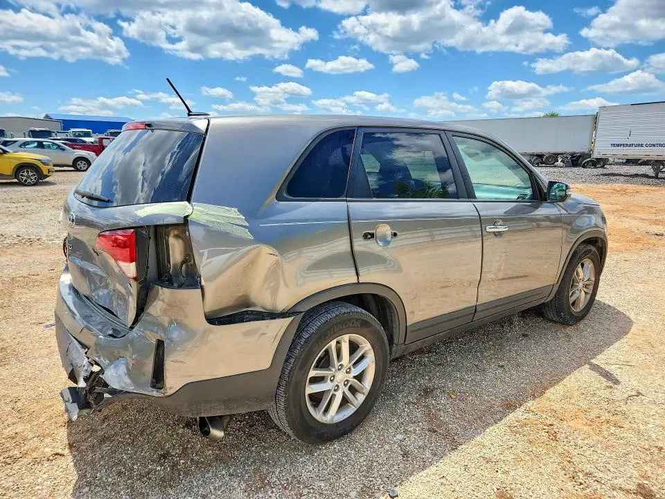 2015 KIA SORENTO LX  