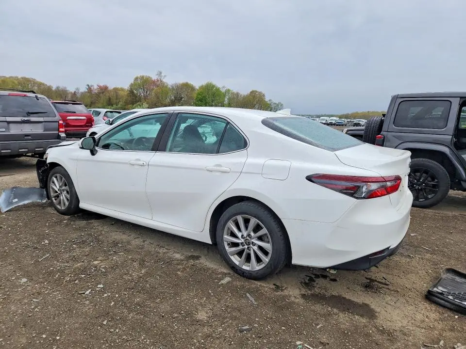 2021 TOYOTA CAMRY LE  