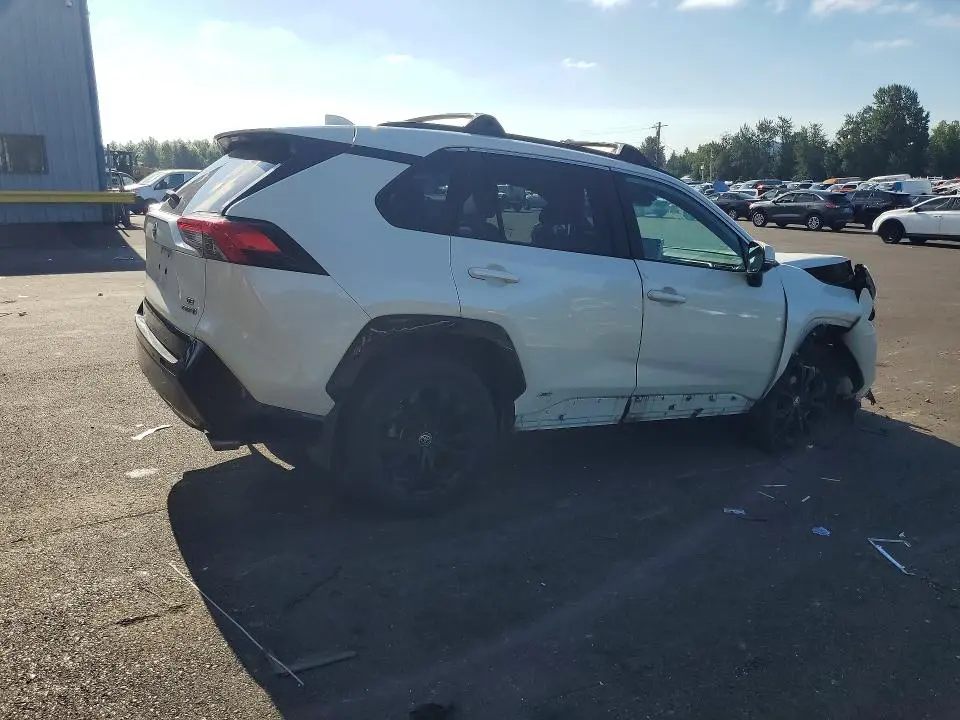 2022 TOYOTA RAV4 SE  