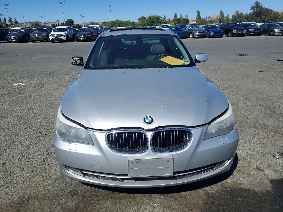 2010 BMW 528 XI  