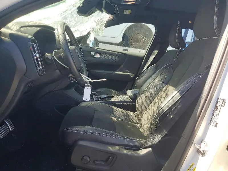 2021 VOLVO XC40 RECHARGE  