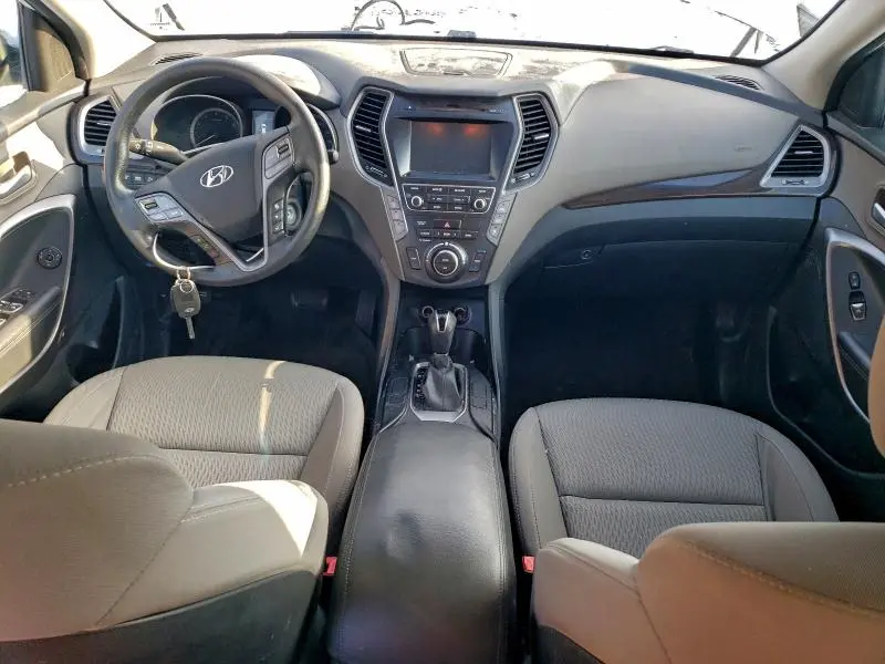 2018 HYUNDAI SANTA FE SE  