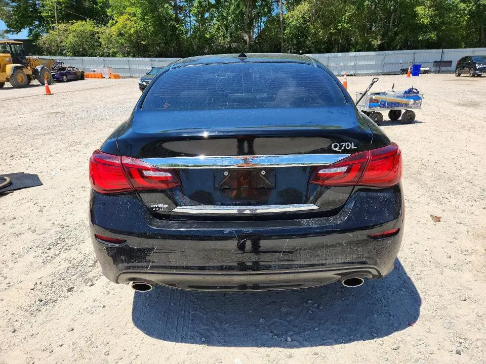 2017 INFINITI Q70L 3.7  
