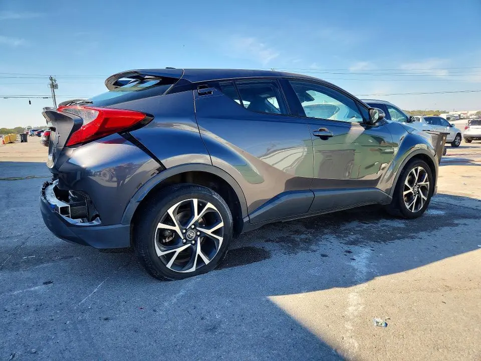 2019 TOYOTA C-HR XLE  