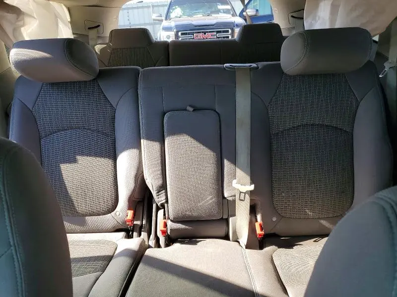 2016 CHEVROLET TRAVERSE LS  