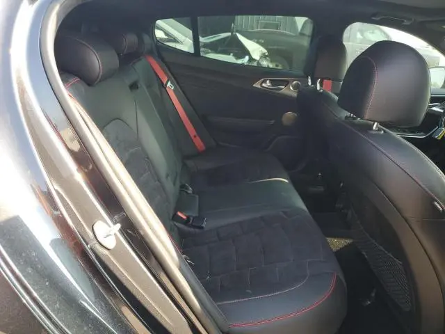 2023 KIA STINGER GT2  