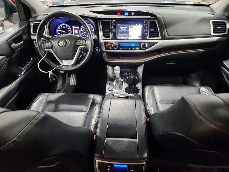 2018 TOYOTA HIGHLANDER SE  