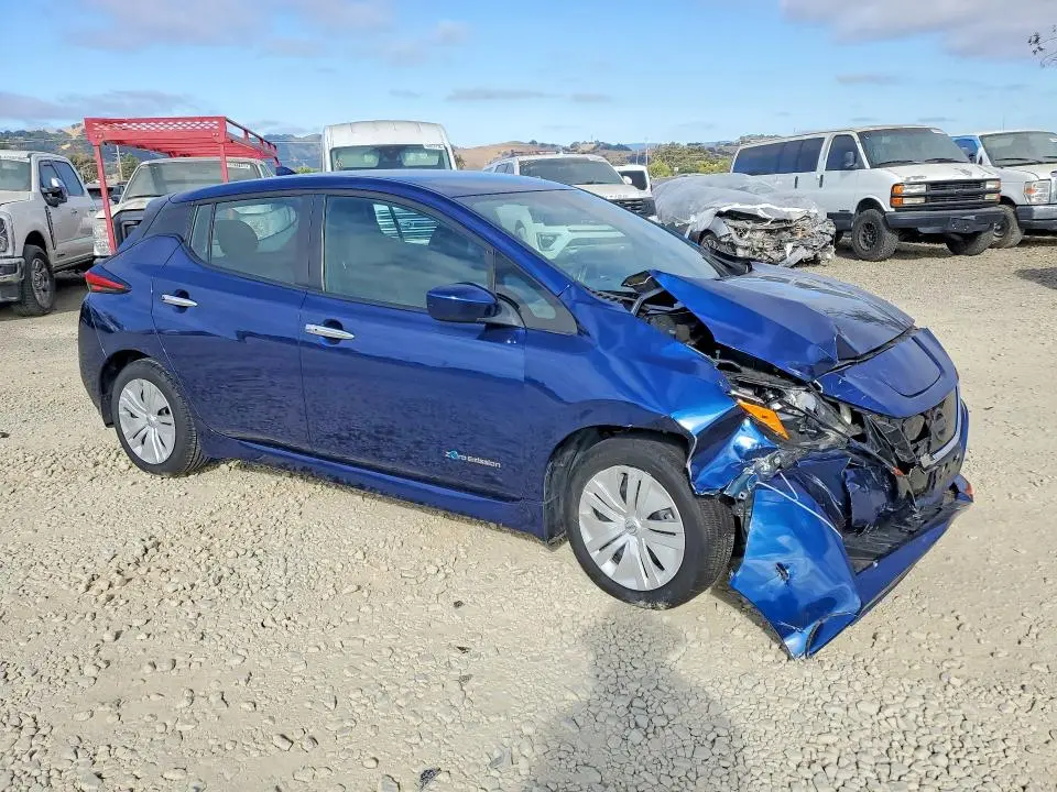 2018 NISSAN LEAF S  