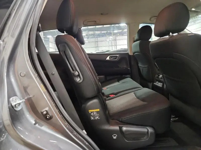 2017 NISSAN PATHFINDER SV  