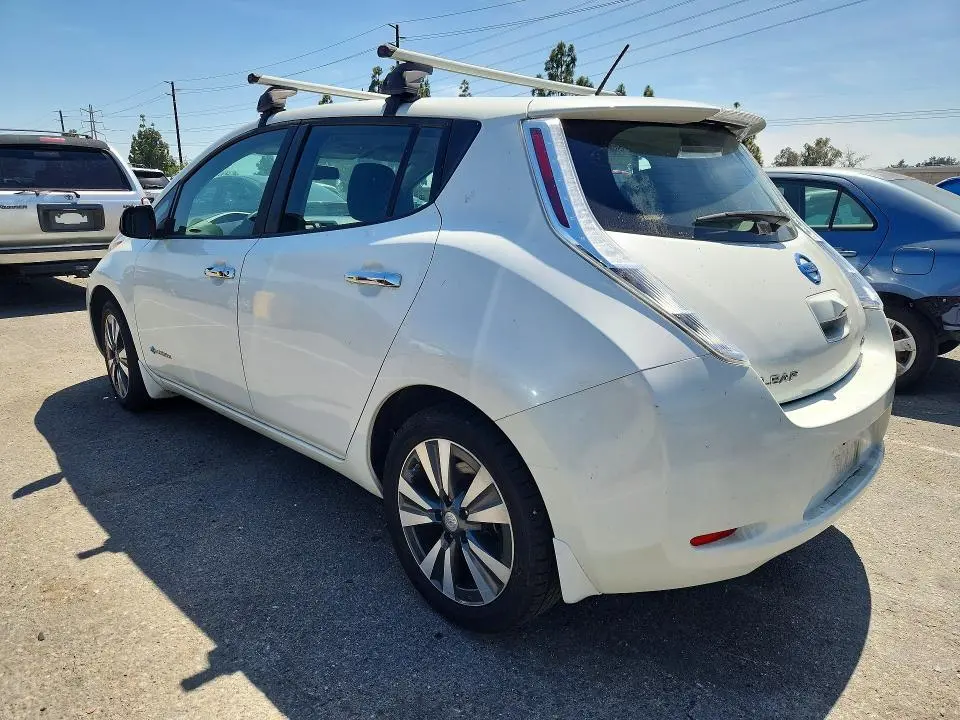 2016 NISSAN LEAF SV  