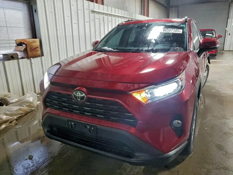 2021 TOYOTA RAV4 XLE  