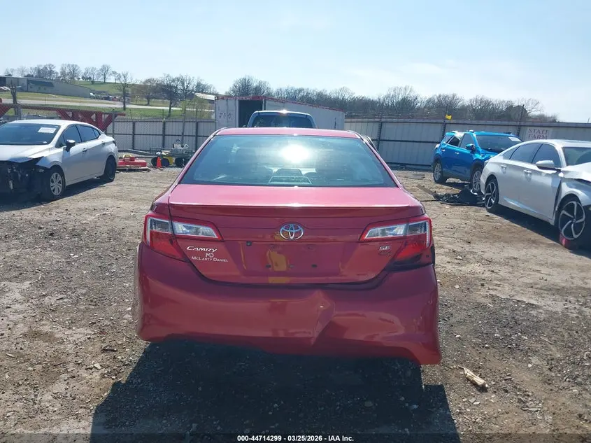 2014 TOYOTA CAMRY SE