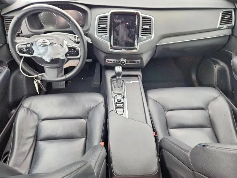 2020 VOLVO XC90 T6 MOMENTUM  