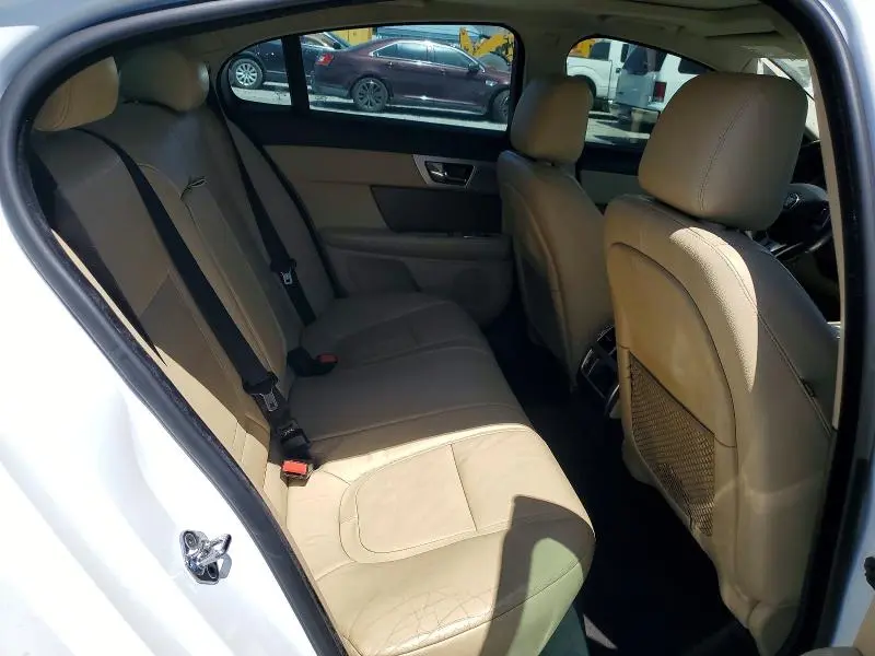 2015 JAGUAR XF 2.0T PREMIUM  