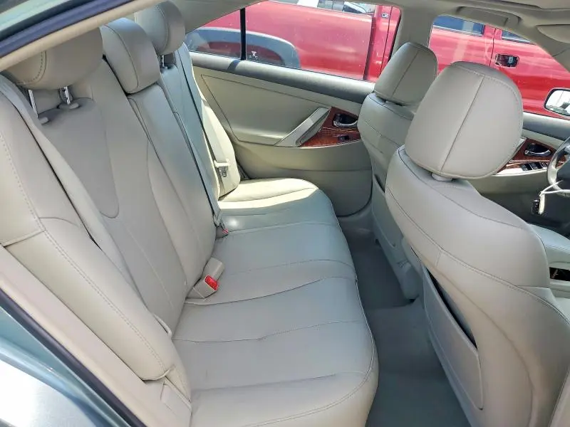 2011 TOYOTA CAMRY XLE  
