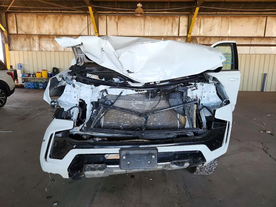 2024 CHEVROLET TAHOE 4WD V8