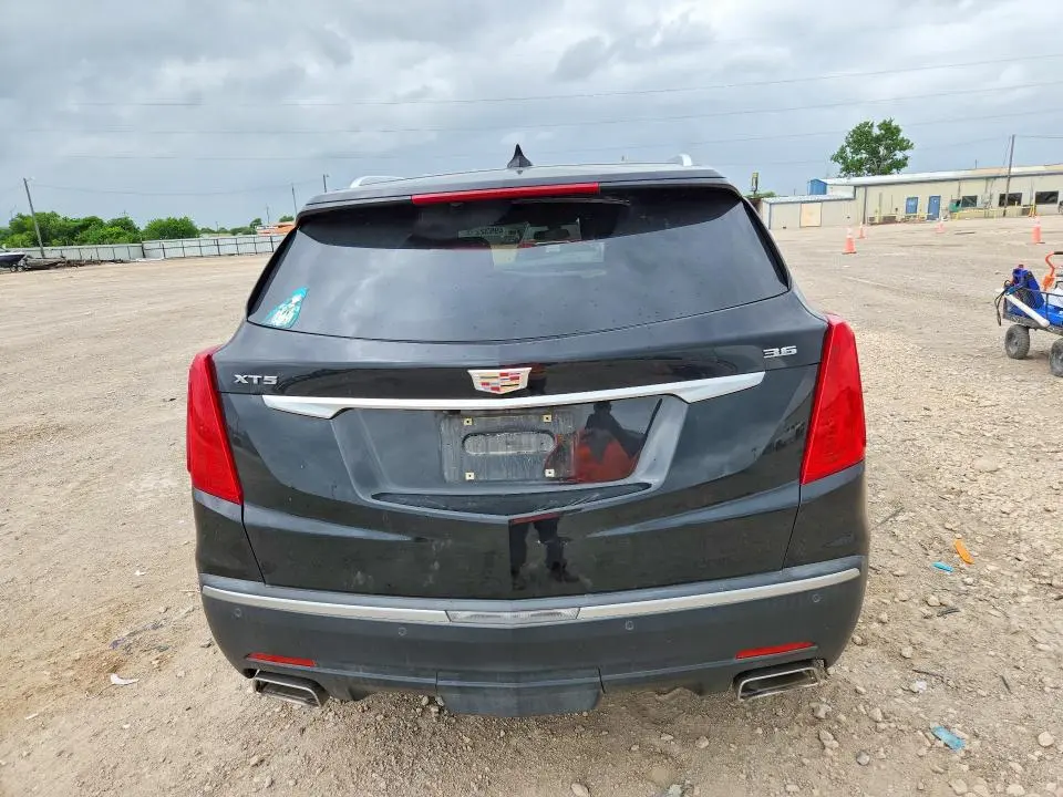 2017 CADILLAC XT5   