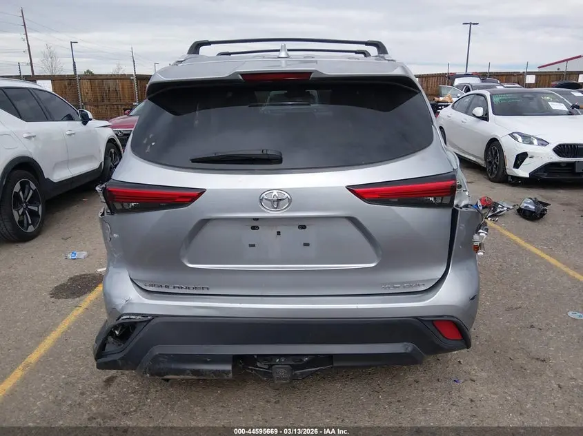 2022 TOYOTA HIGHLANDER XLE