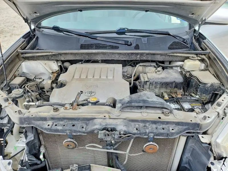 2013 TOYOTA HIGHLANDER SE  