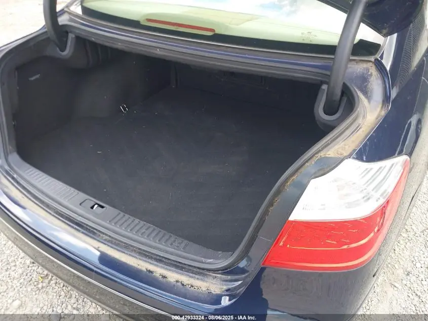 2011 HYUNDAI GENESIS 3.8