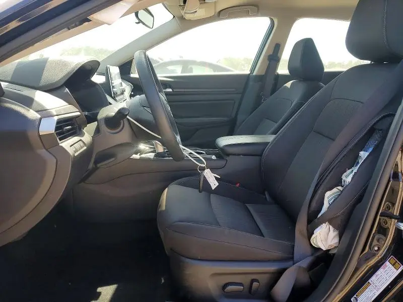 2024 NISSAN ALTIMA SV  