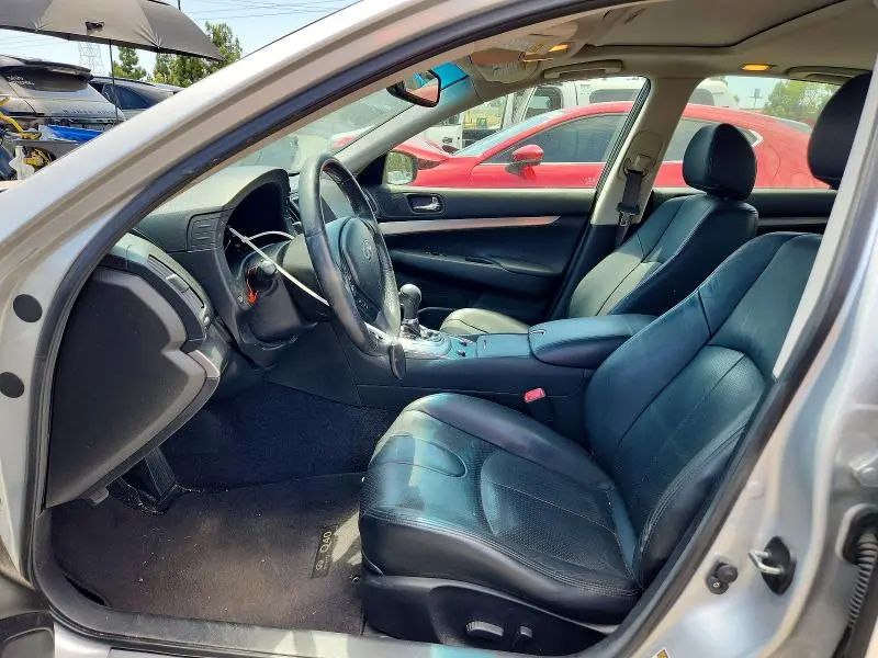 2015 INFINITI Q40 BASE  