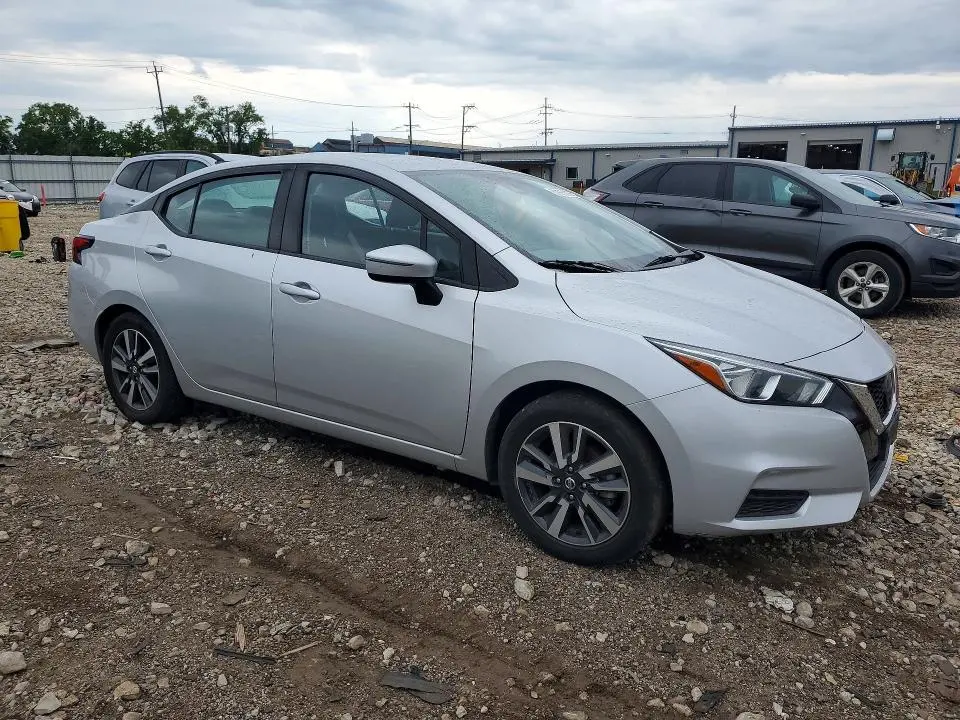 2021 NISSAN VERSA SV  