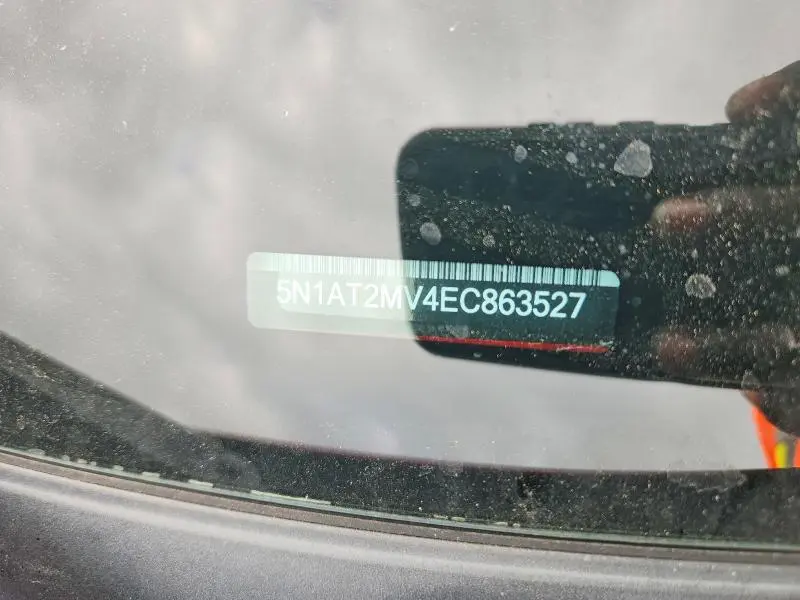 2014 NISSAN ROGUE SV  