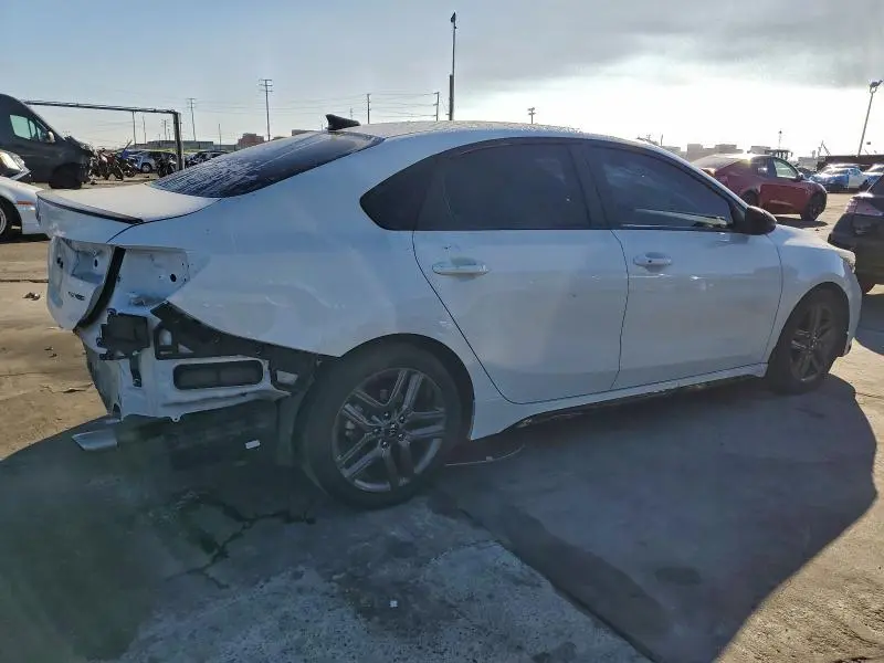 2021 KIA FORTE GT LINE  