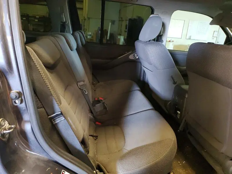 2011 NISSAN PATHFINDER S  