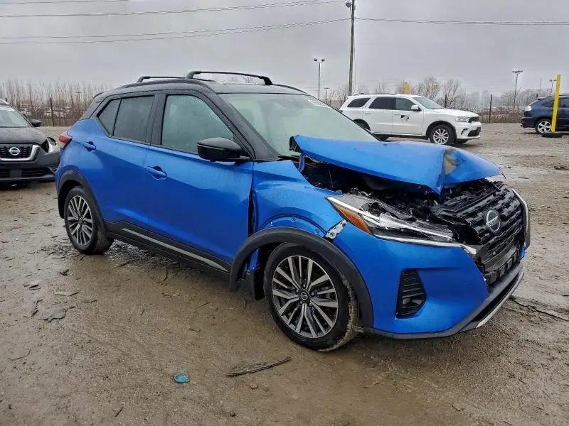 2021 NISSAN KICKS SR  