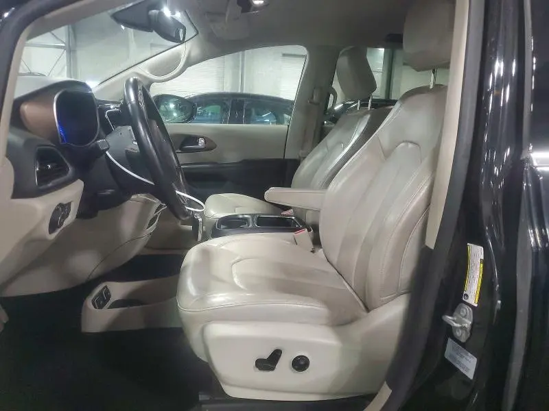 2017 CHRYSLER PACIFICA TOURING L PLUS  