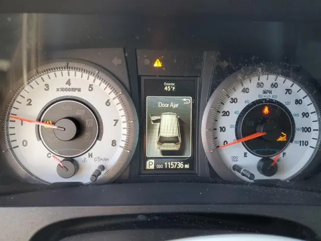 2017 TOYOTA SIENNA SE  