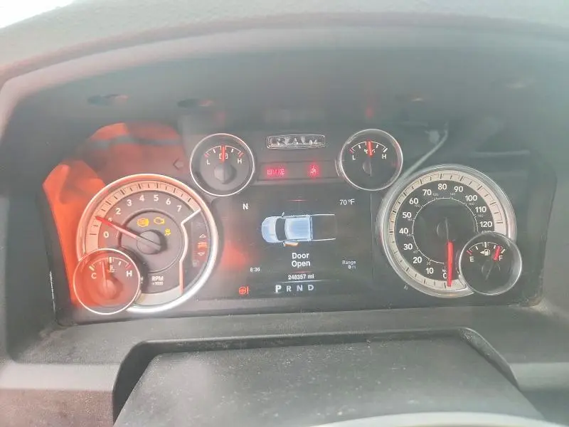 2016 RAM 1500 SLT  