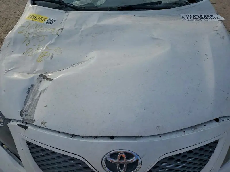 2011 TOYOTA CAMRY SE  