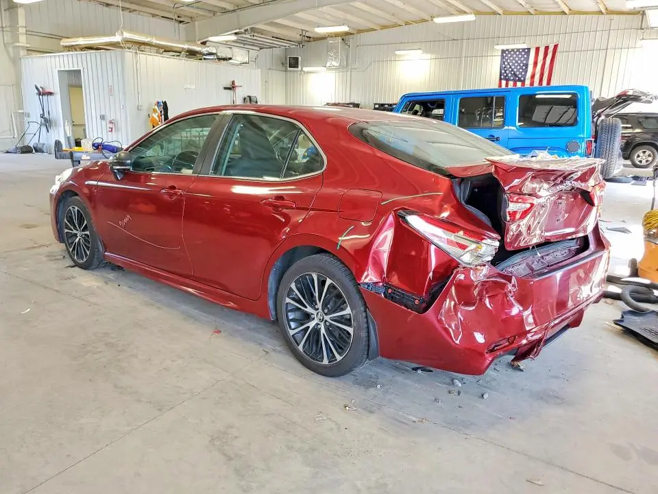 2018 TOYOTA CAMRY SE  