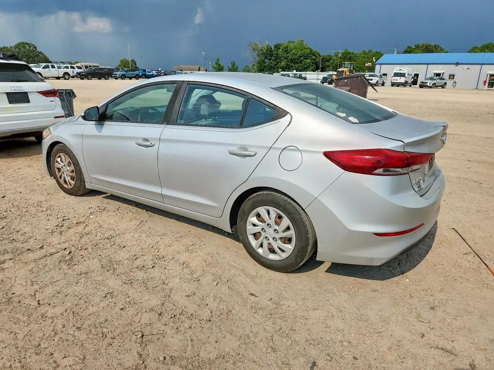 2018 HYUNDAI ELANTRA SE  