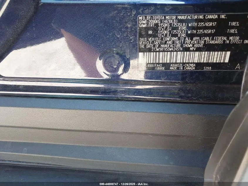 2025 TOYOTA RAV4 XLE