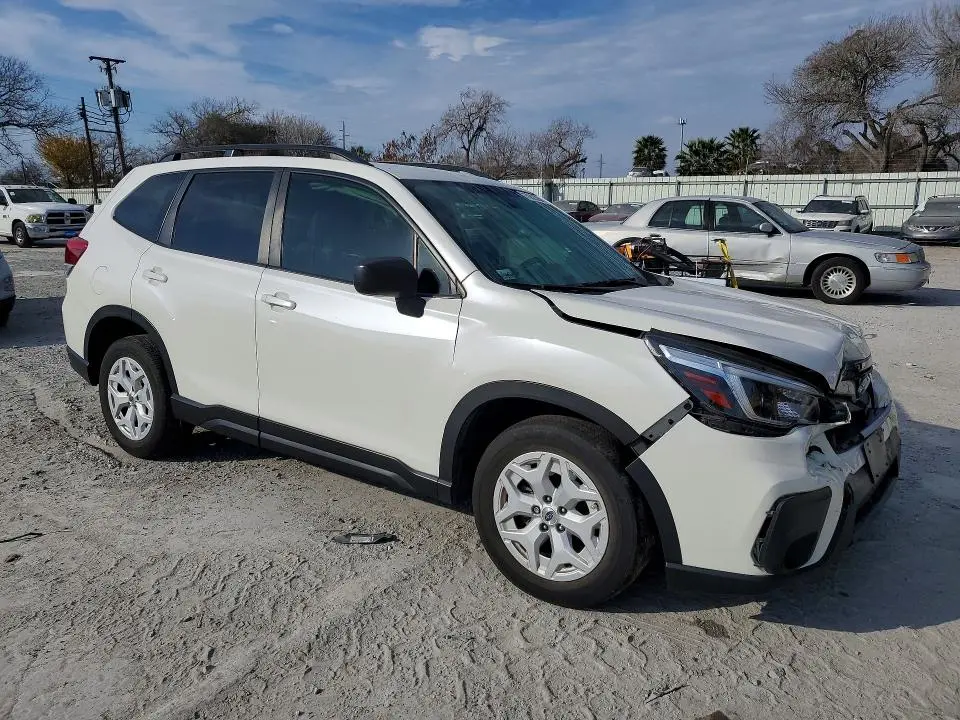 2021 SUBARU FORESTER   