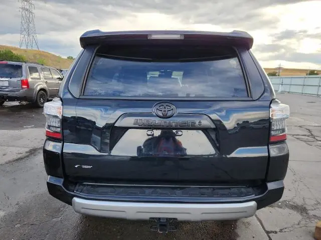 2023 TOYOTA 4RUNNER SE  