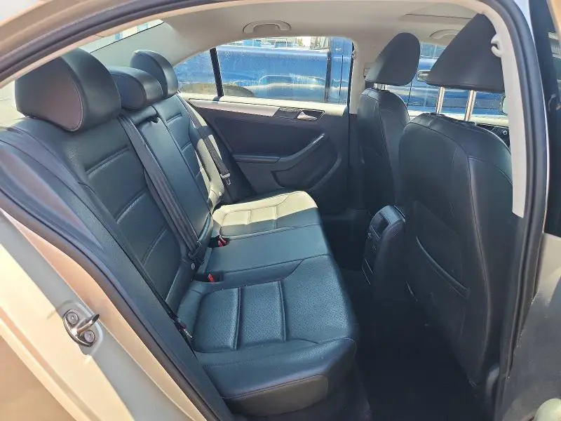 2013 VOLKSWAGEN JETTA SE  