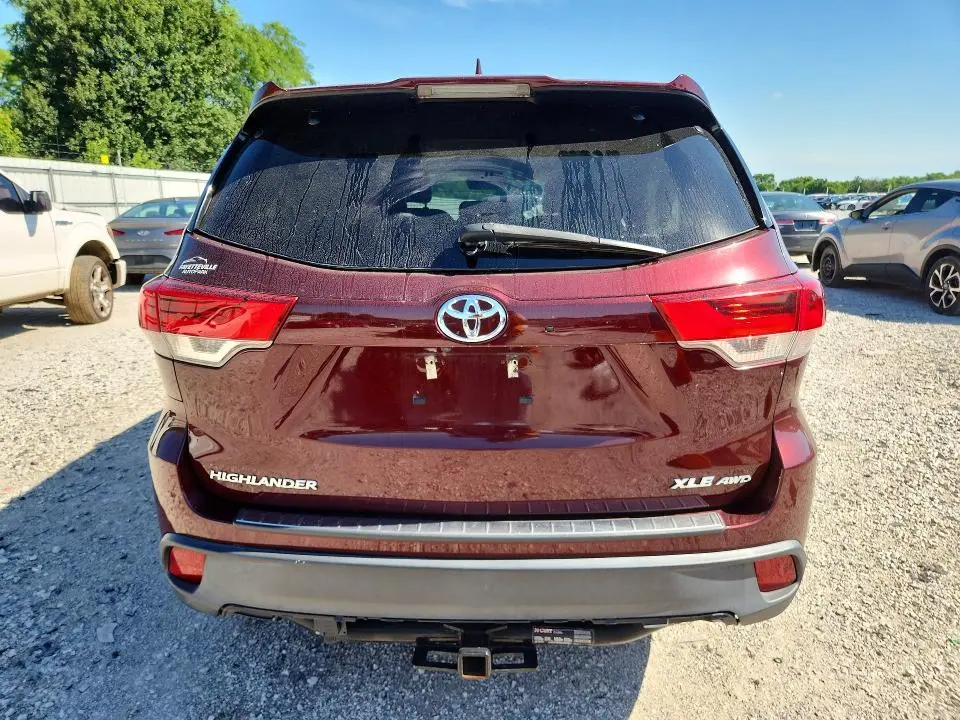 2018 TOYOTA HIGHLANDER XLE  