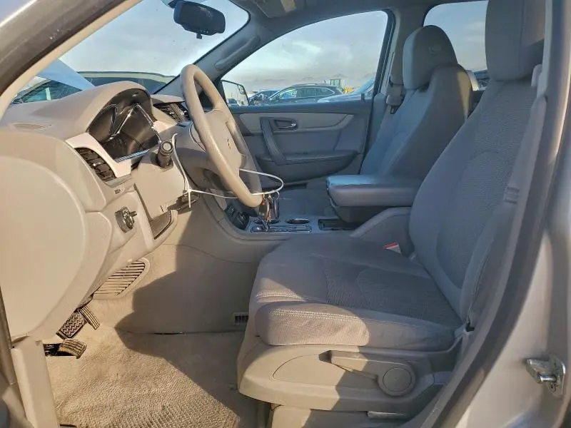 2013 CHEVROLET TRAVERSE LS  