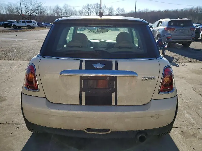 2010 MINI COOPER   