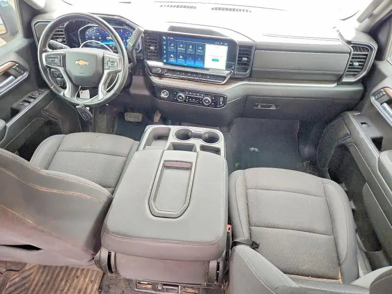 2024 CHEVROLET SILVERADO K1500 LT  