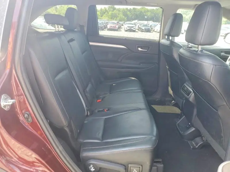 2015 TOYOTA HIGHLANDER XLE  