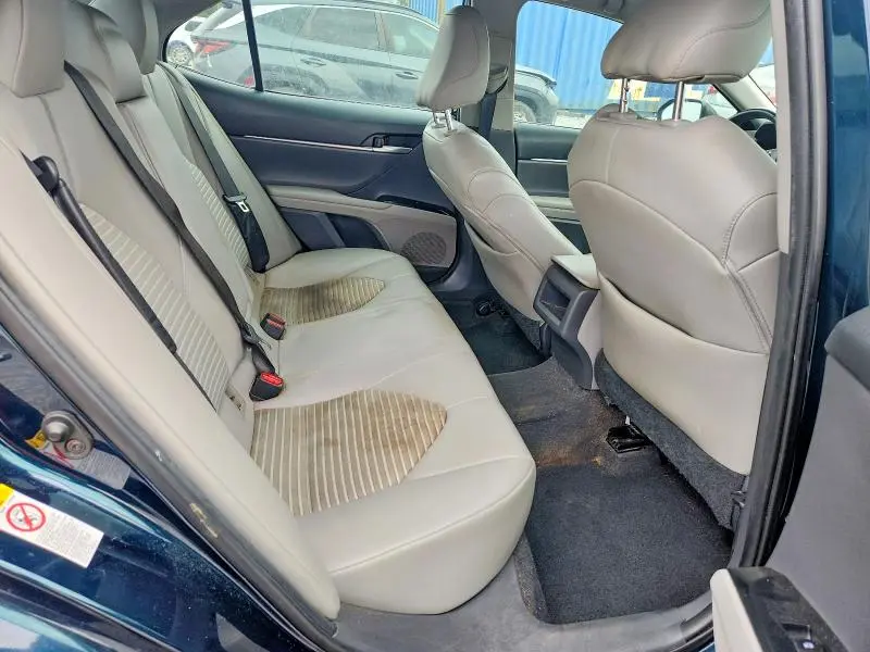 2018 TOYOTA CAMRY SE  